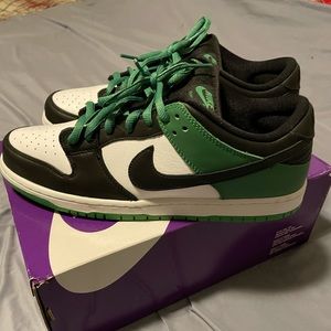 SOLD Nike SB Dunk Low Black/Classic Green/White